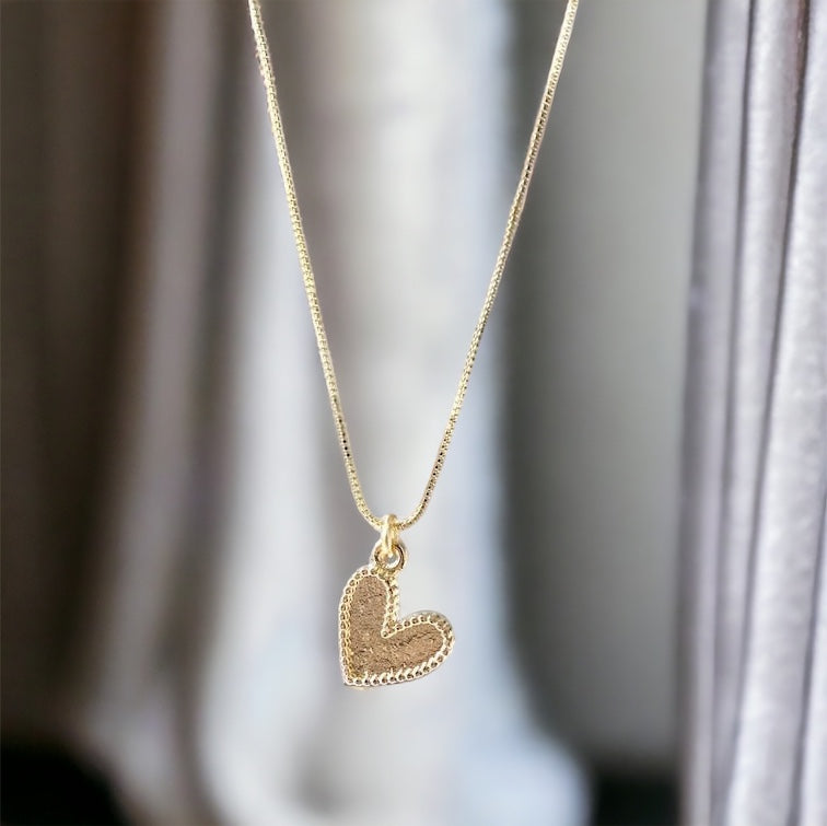 Collar corazón oro