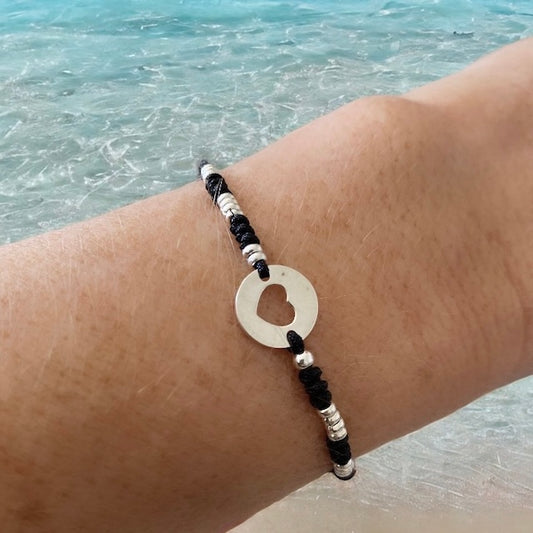 Pulsera hilo corazón calado plata