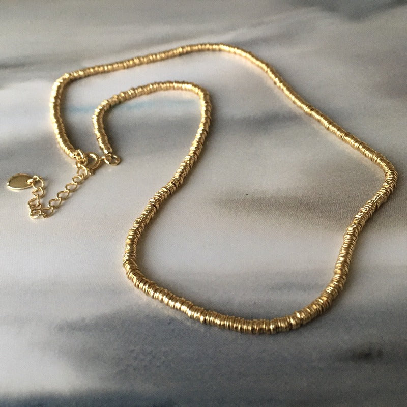 collar mostacilla argollita oro