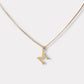 Collar letra serif oro