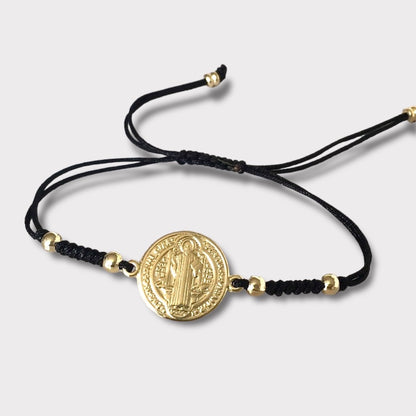 Pulsera hilo medalla san benito oro