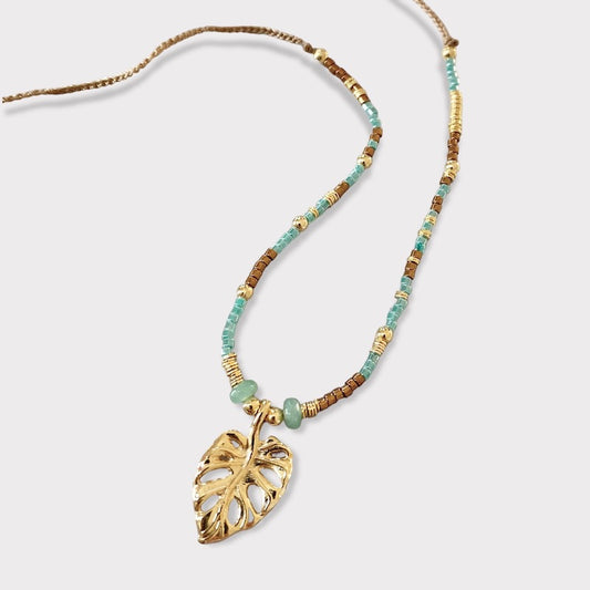 Collar tejido mini hoja monstera oro