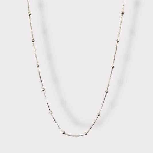 Collar bolitas plata