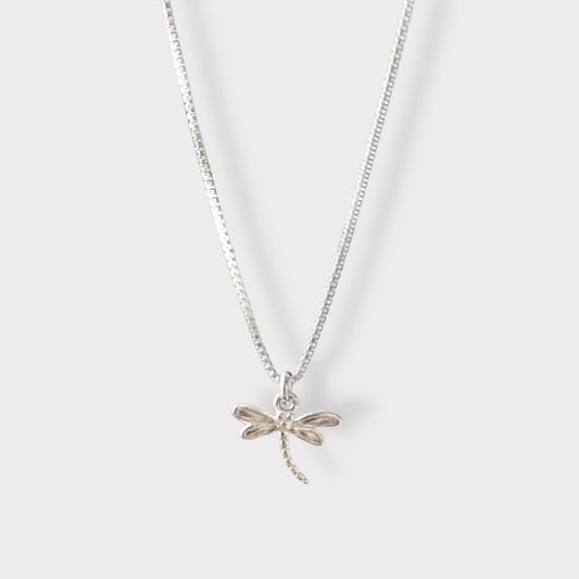 Collar mini libélula plata
