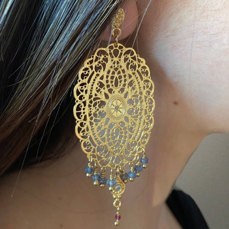 Aros queen rubí oro